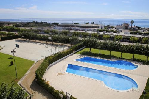 AT039 Comunidad con 2 piscinas a 5 min a pie de la playa — 4-Star Luxury Hotel in Torredembarra, Spain