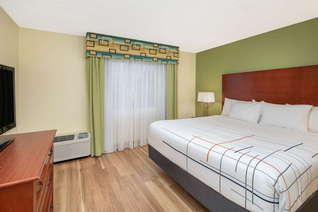 Wingate by Wyndham Valdosta Moody AFB - photo 8
