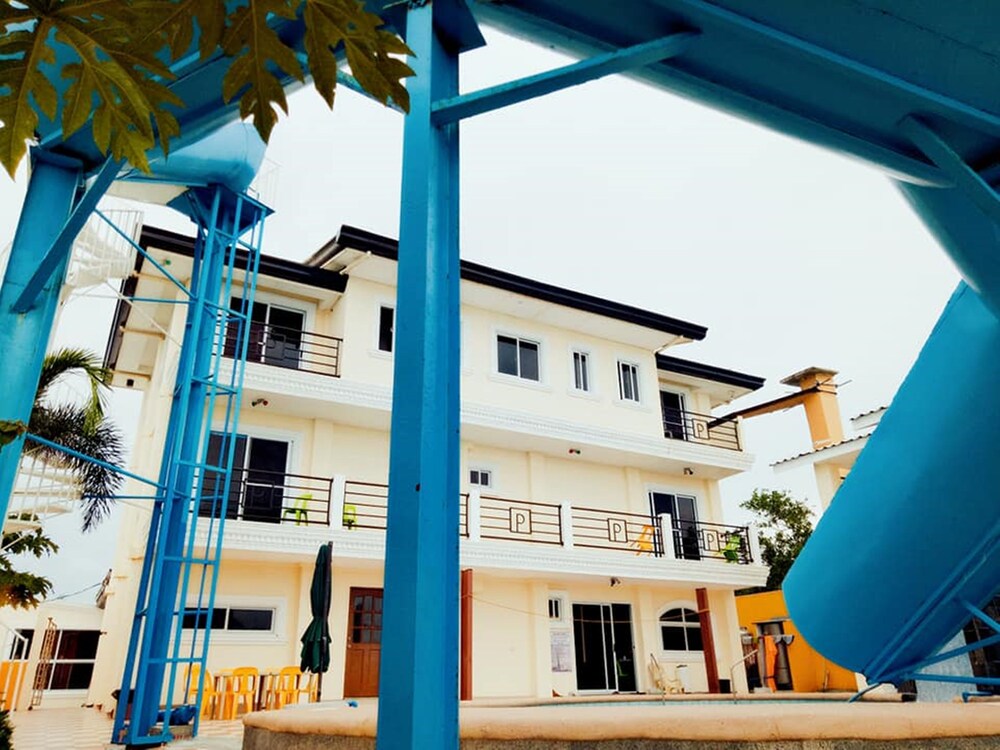 Country Gold Resort in San Juan, Philippines