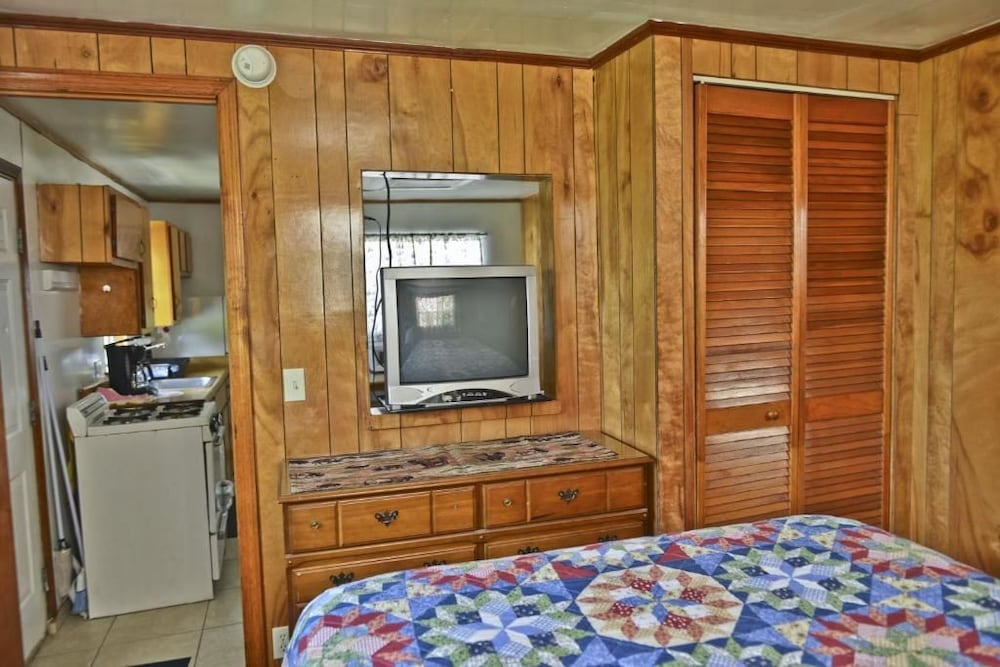 Lake Ida Beach Resort - photo 25