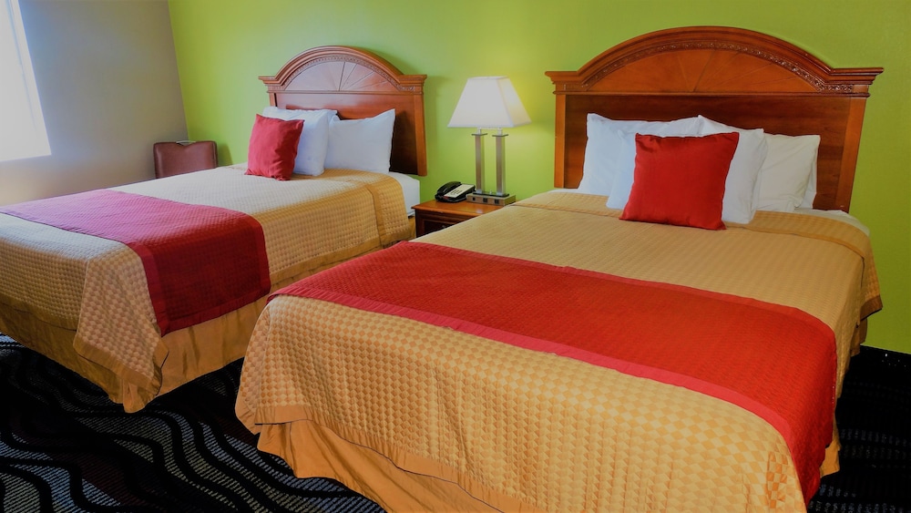 Oak Tree Inn & Suites - photo 23