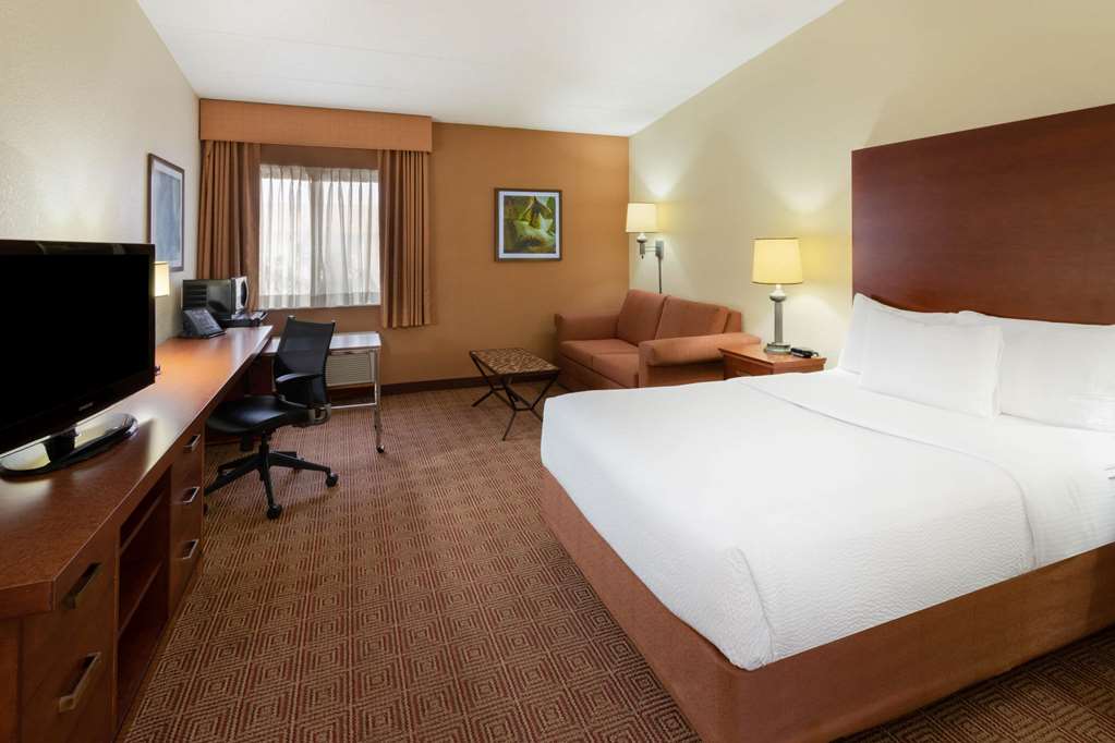 La Quinta Inn by Wyndham Minneapolis Airport Bloomington - photo 47