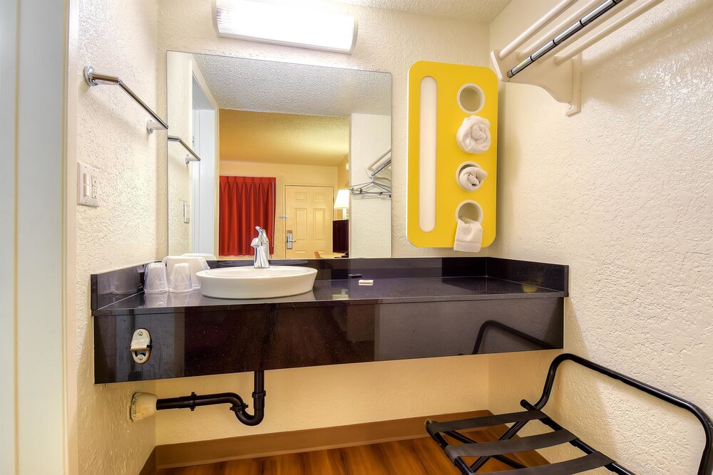 Motel 6 Los Angeles Norwalk - photo 13