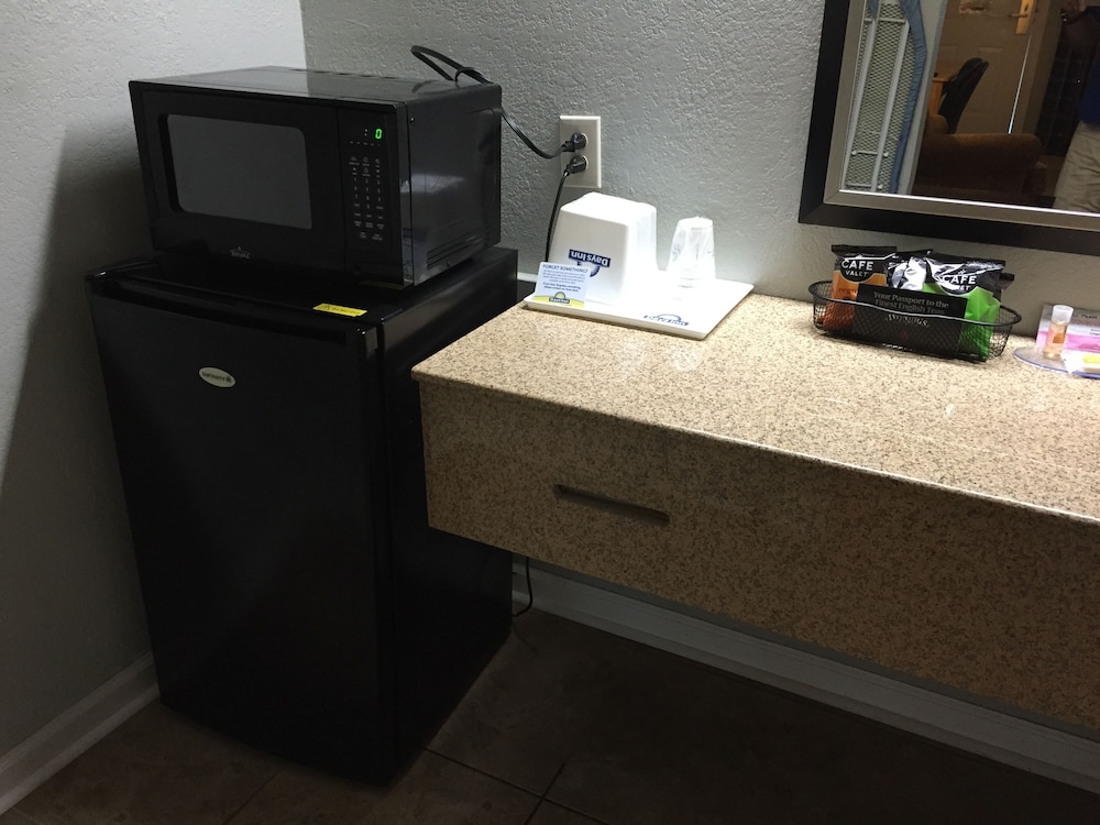 Days Inn by Wyndham New Braunfels - photo 13