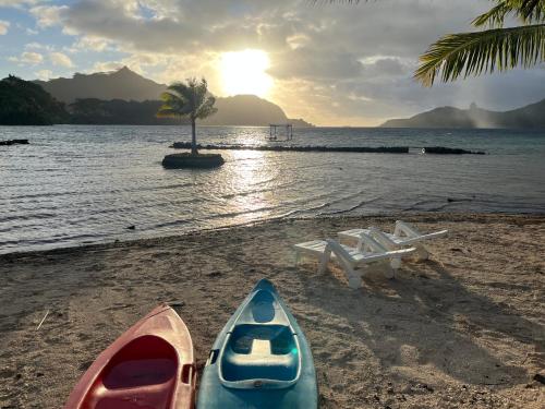 Montrose Place Huahine — Unknown City
