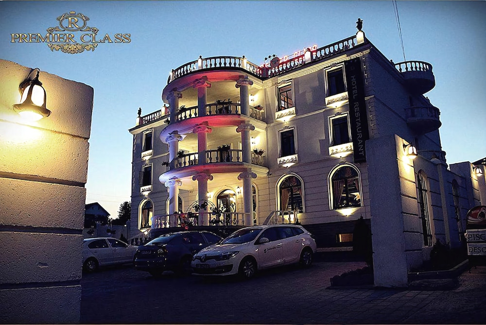 Hotel Premier Class — Valea Lupului — photo 2