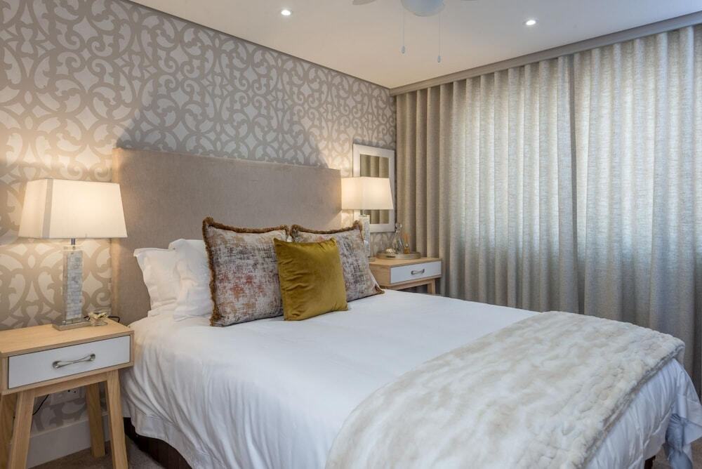 9 on Nautica Camps Bay
