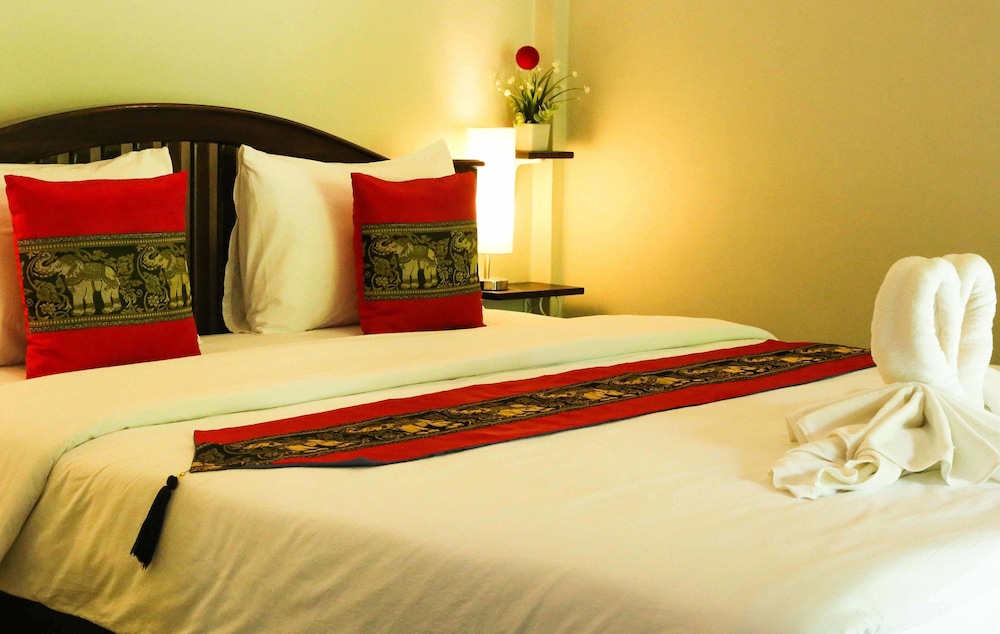 Bang Po Hut - carbon neutral hotel in Koh Samui
