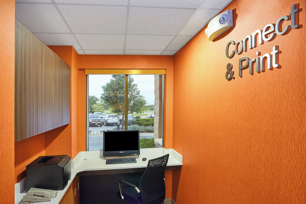 Fairfield Inn & Suites by Marriott Lombard - photo 23