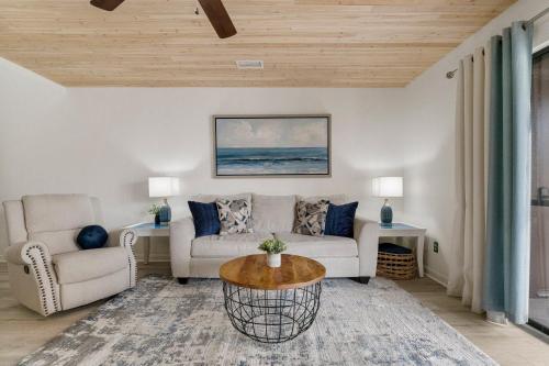 Beachwalk 4C - last minute hotel in Panama City Beach