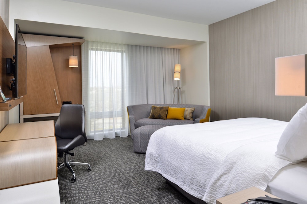 Courtyard by Marriott Kansas City Olathe - photo 14