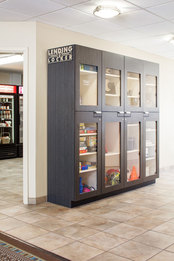 Candlewood Suites Bellevue by IHG - photo 25