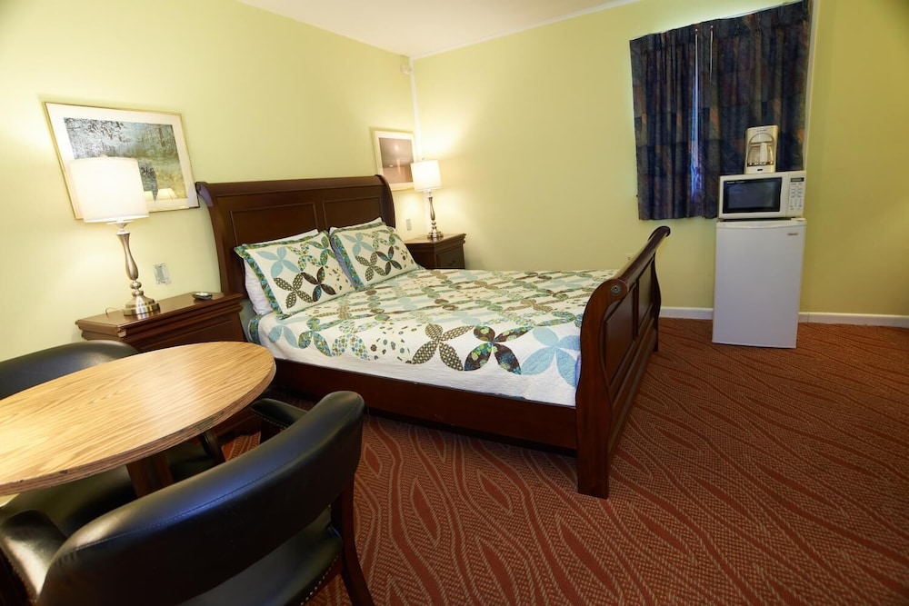 Clinton Motel - photo 15
