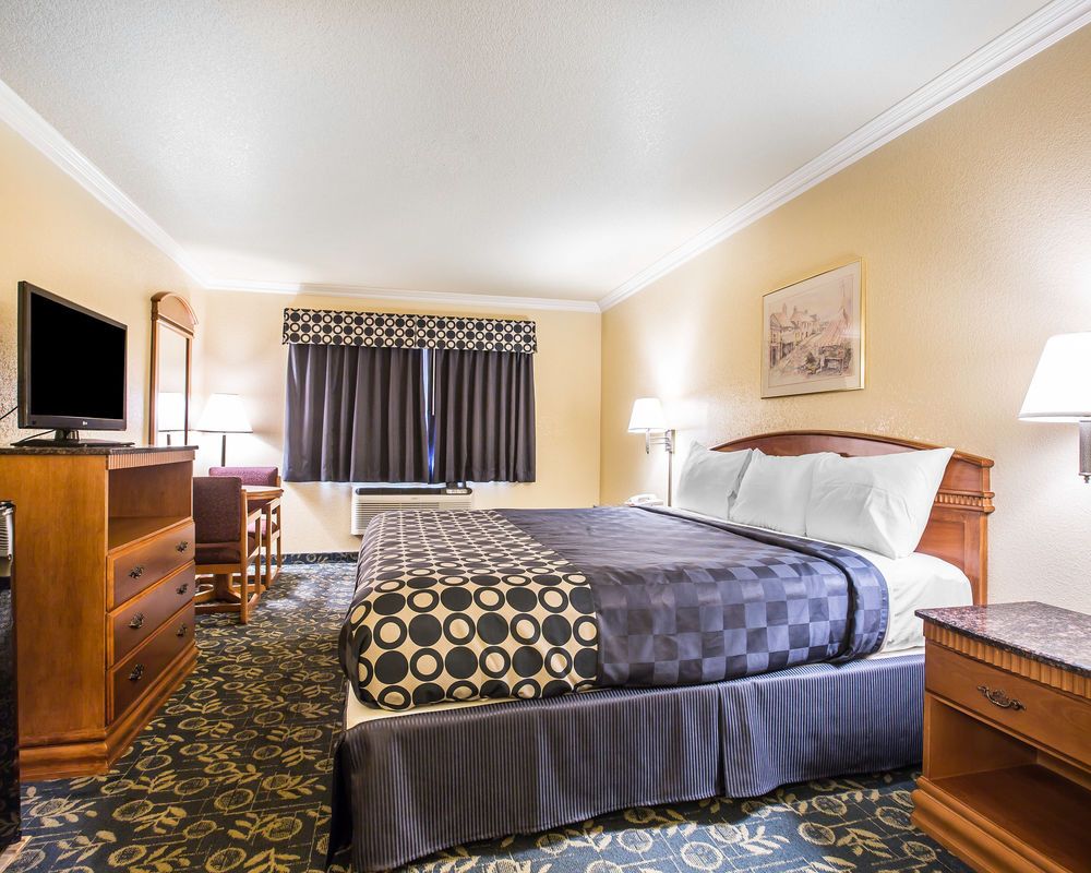 Hotel Fontana CA - photo 16