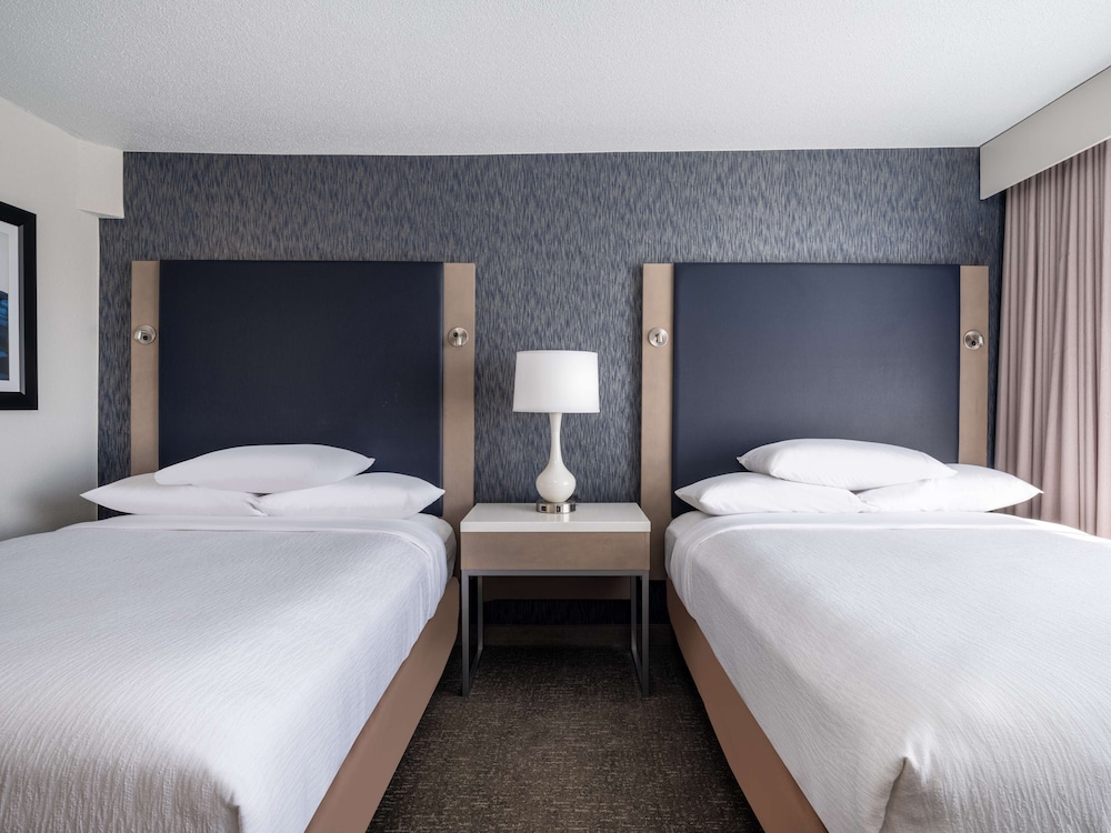 Embassy Suites by Hilton Baltimore Hunt Valley - photo 10
