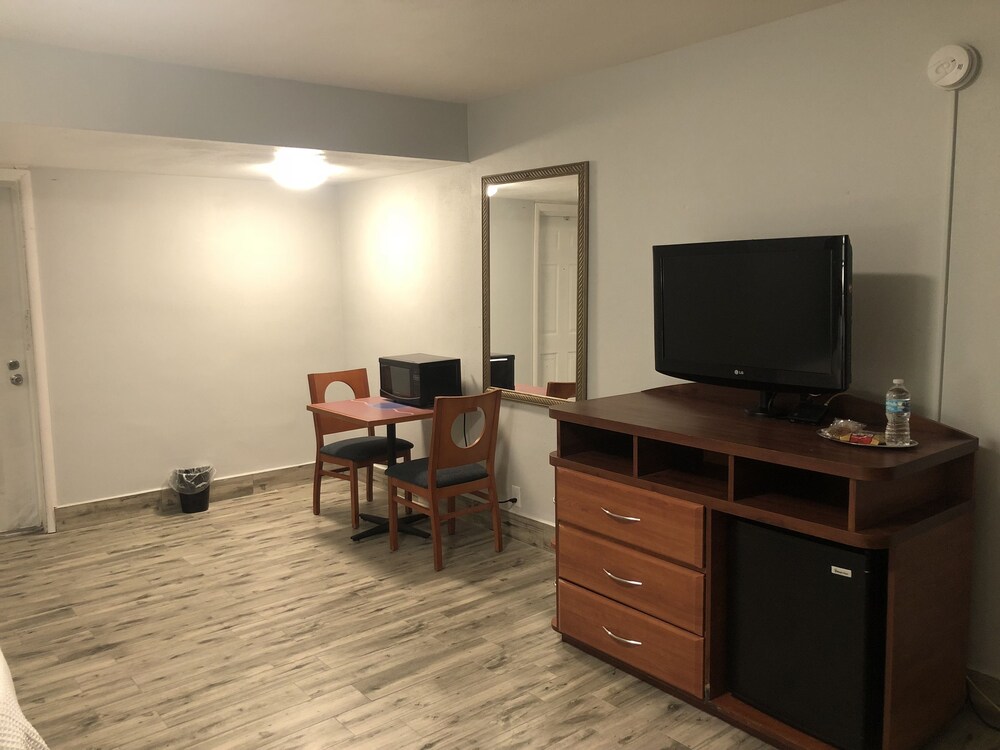 Bay Breeze Inn Bradenton Downtown - photo 6
