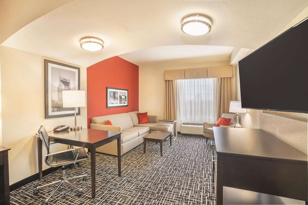 La Quinta Inn & Suites by Wyndham Smyrna TN Nashville - photo 14