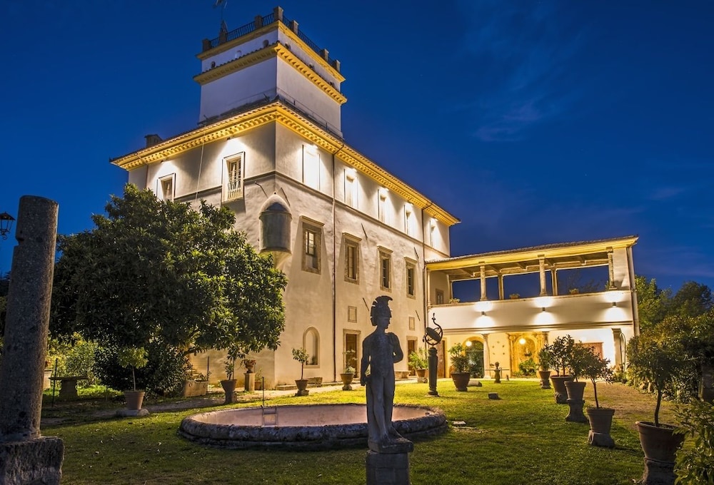 Villa Dell'Annunziata — 4-Star Luxury Hotel in Rieti, Italy