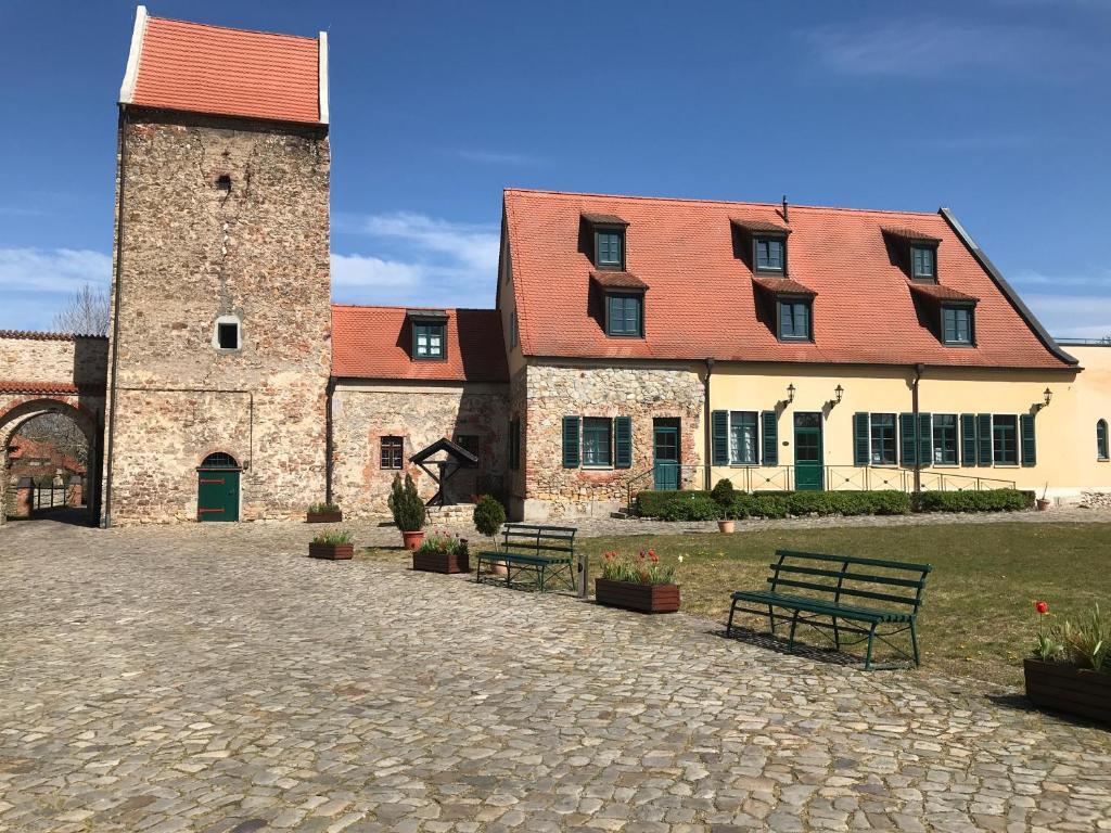 Wasserburg Zu Gommern - carbon neutral hotel in Magdeburg