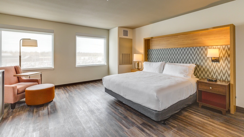 Holiday Inn & Suites Bellingham by IHG - photo 37