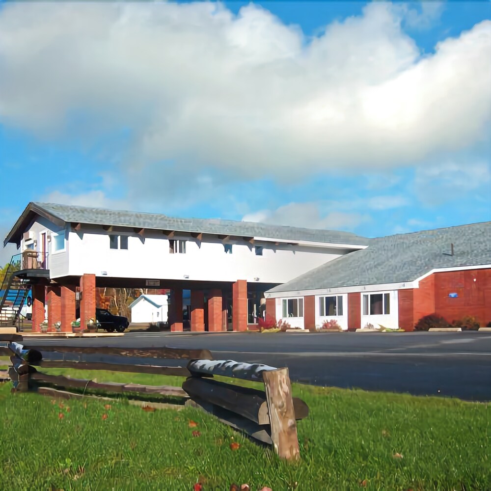 Baxter Park Inn - carbon neutral hotel in Millinocket