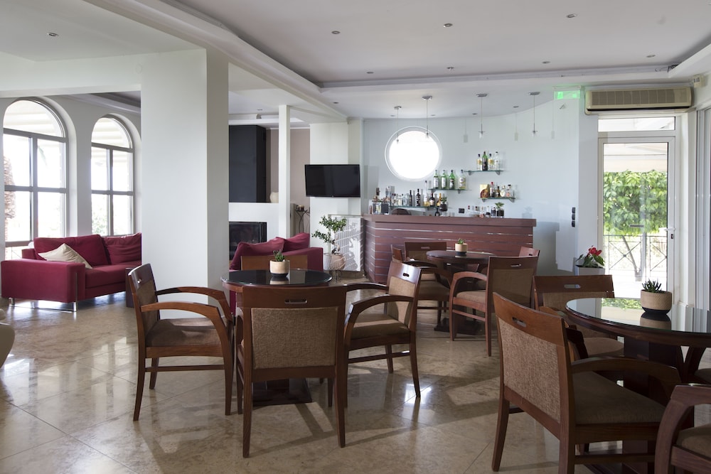 Almira Mare — Chalkida — photo 4