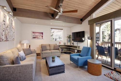 Gant Unit K301 A resort condo w fireplace upgraded kitchen A C views from every room