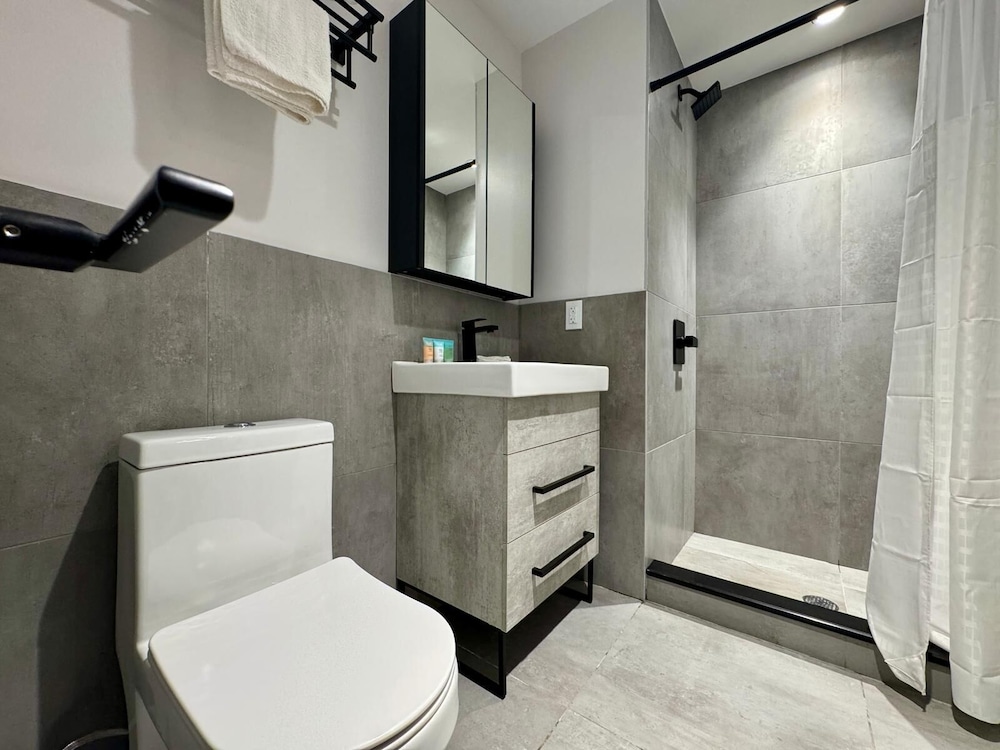 Rose Hotel Bronx - photo 11