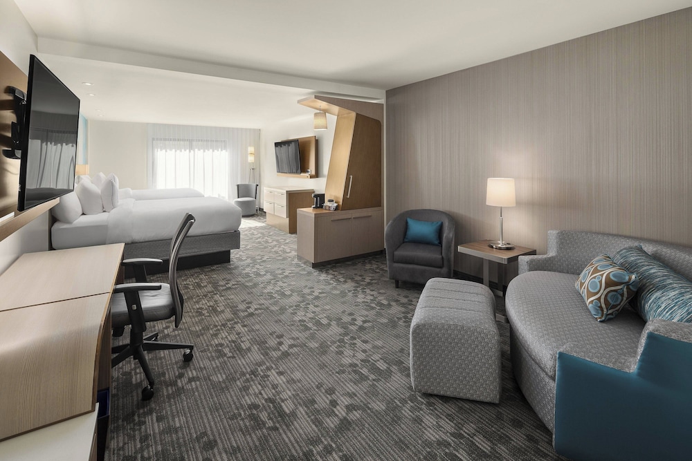 Courtyard By Marriott Seattle Northgate - photo 8