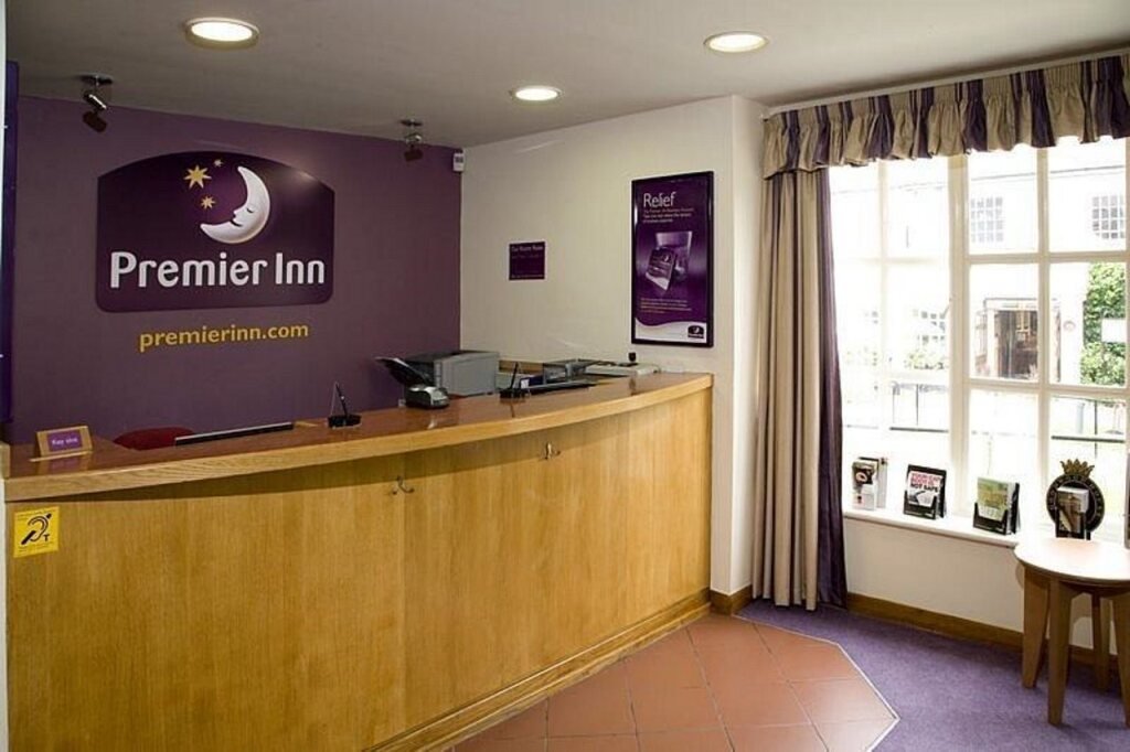 Premier Inn Epsom Central — Epsom — photo 2