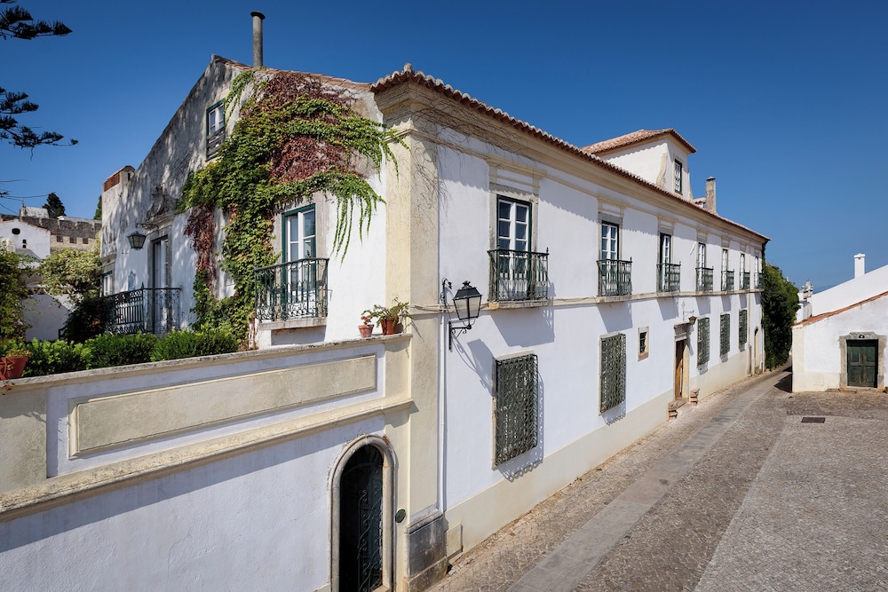 Casa De Santiago — 4-Star Luxury Hotel in Santiago Do Cacem, Portugal