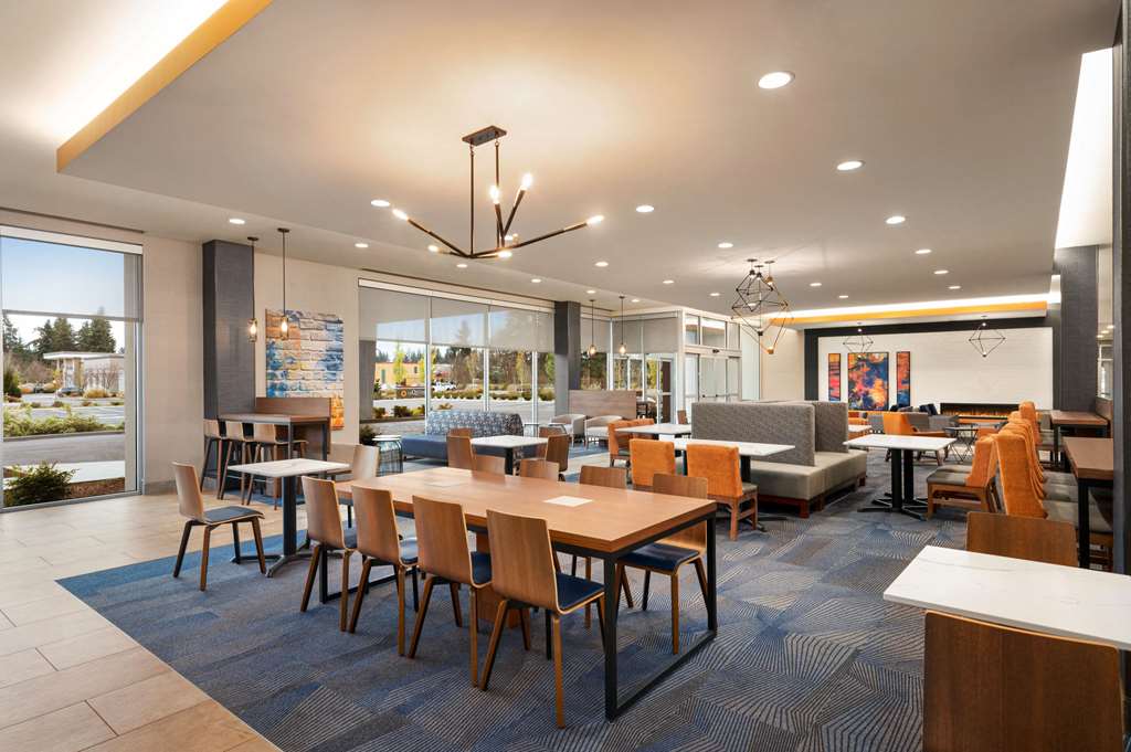 La Quinta Inn & Suites by Wyndham Marysville - photo 38