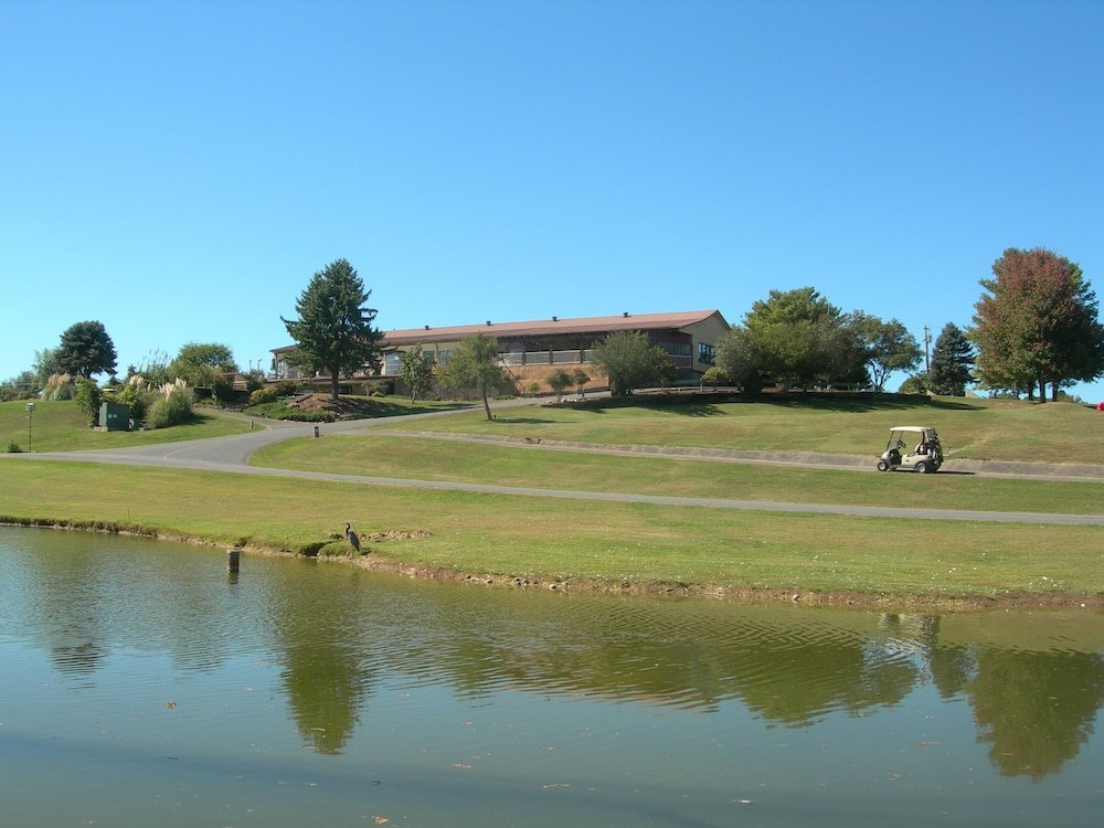 Baneberry Golf and Resort - photo 12