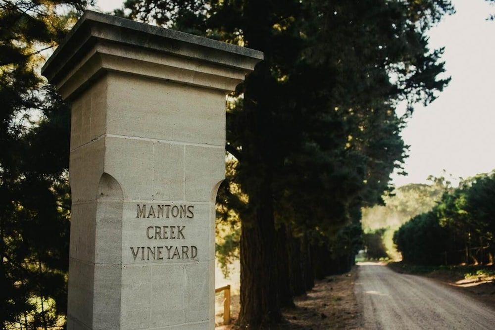 Mantons Creek Estate & Lodge — 4-Star Luxury Hotel in Melbourne, Australia