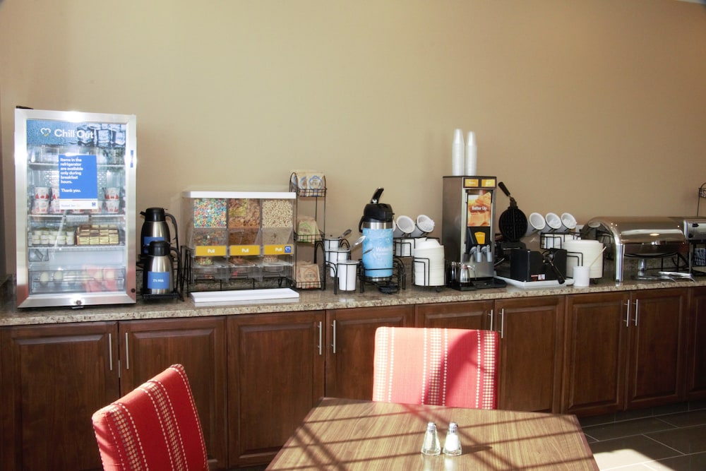 Comfort Inn Medford North - photo 38