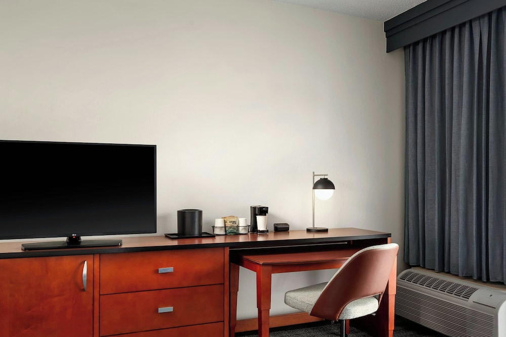 Courtyard by Marriott Minneapolis St. Paul Airport - photo 10