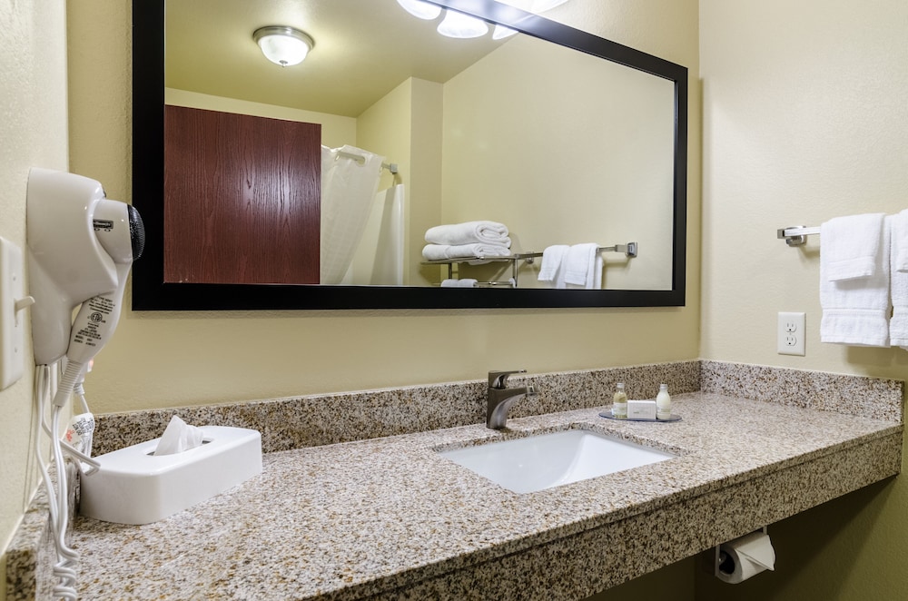 Cobblestone Inn & Suites Ord - photo 18