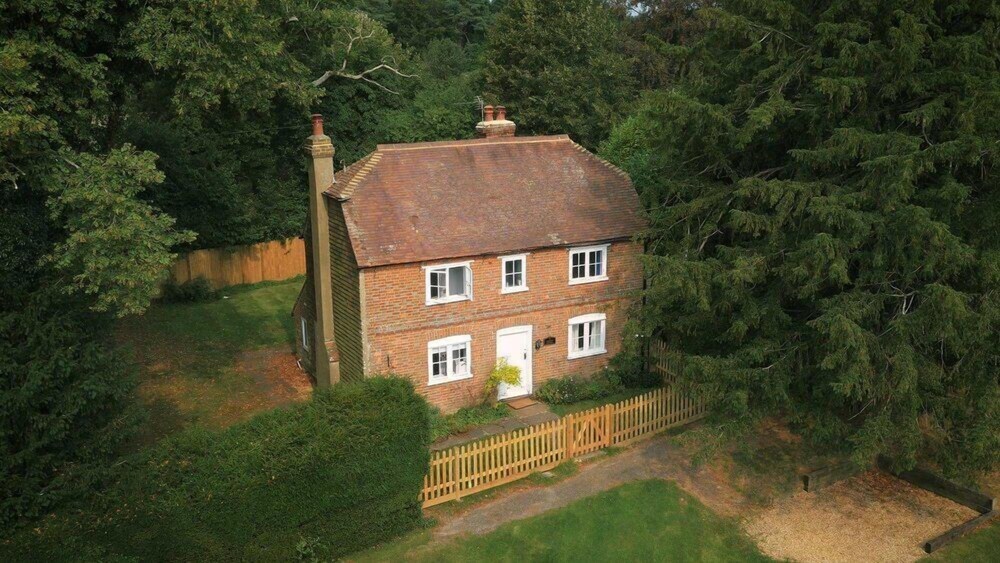 Fullers Cottage — Horsham — photo 3