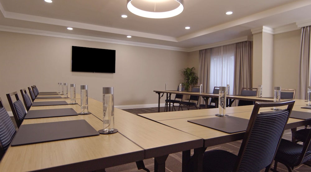 Hampton Inn by Hilton Hallandale Beach Aventura - photo 23
