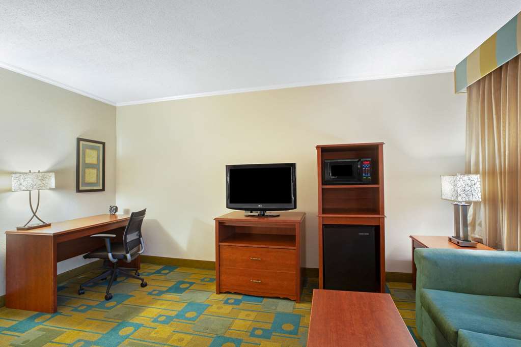 La Quinta Inn by Wyndham Auburn Worcester - photo 18