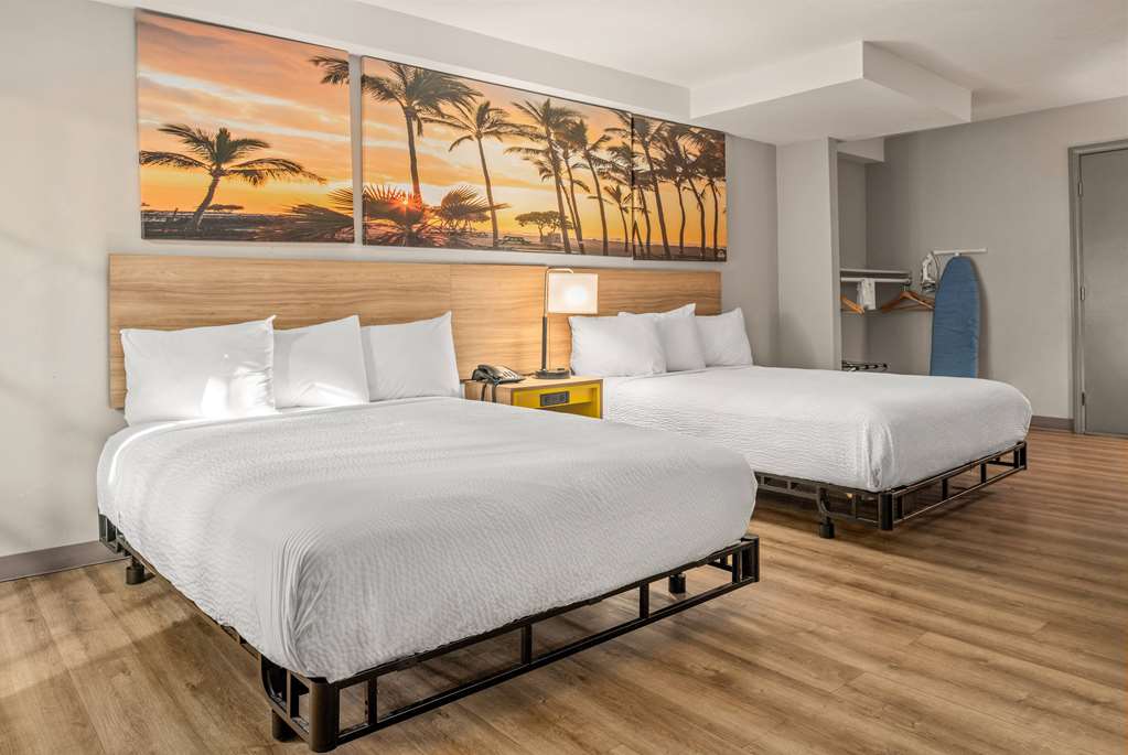 Days Inn & Suites by Wyndham Artesia - photo 27