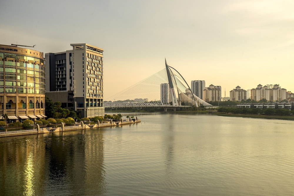 Zenith Hotel Putrajaya — 5-Star Luxury Hotel in Putrajaya, Malaysia