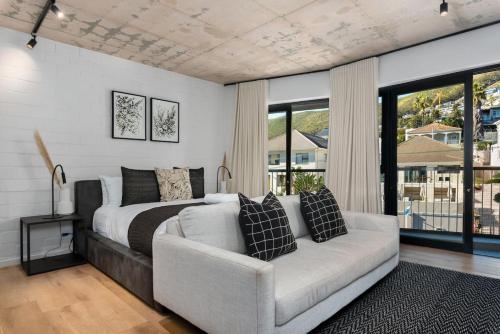 Gorgeous Sea Point Apartment