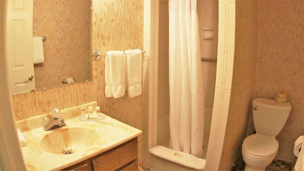 Carlton Hotel - photo 20