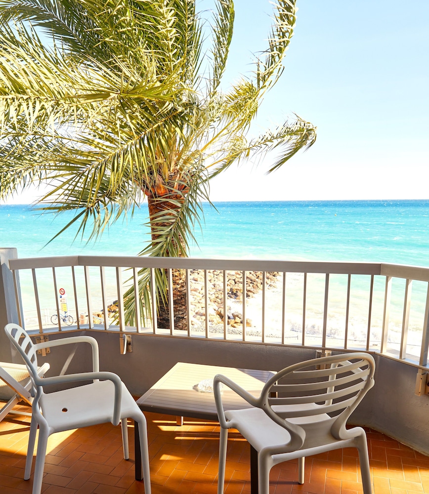Hôtel Le Dauphin - carbon neutral hotel in Menton
