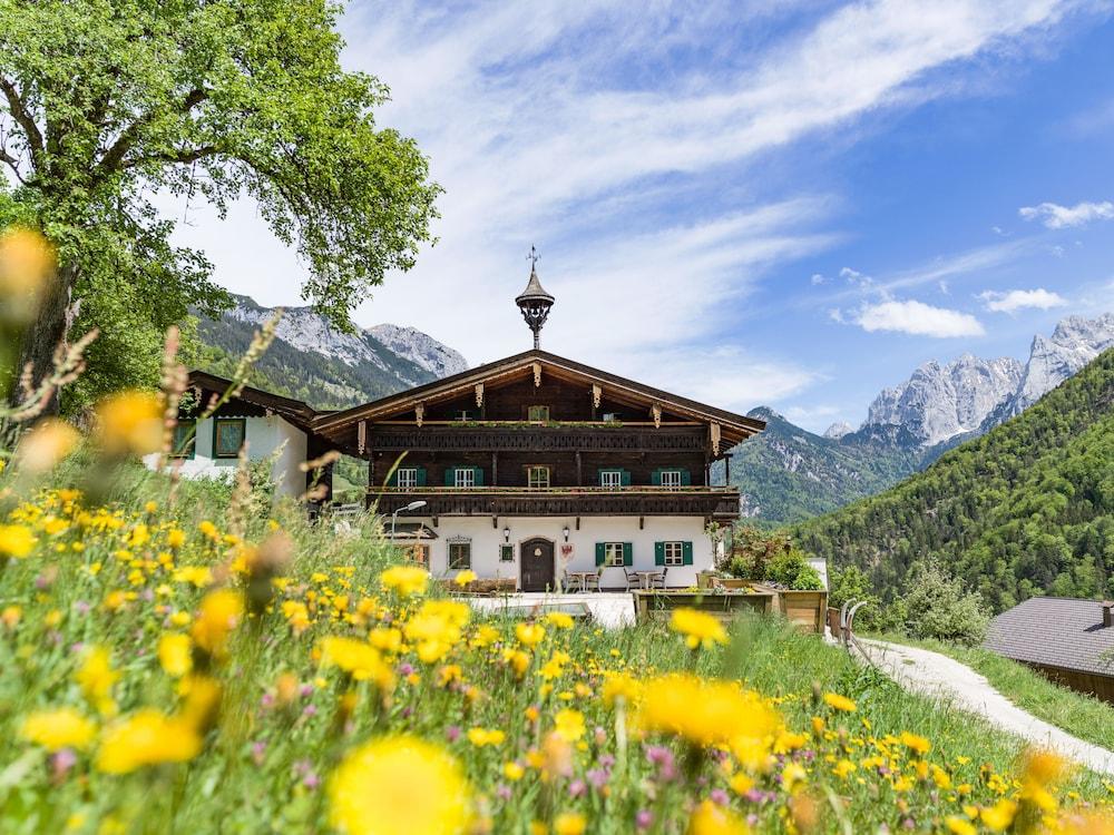 Berg'k'hof Kaisertal Alpine Hideaway - carbon neutral hotel in Ebbs