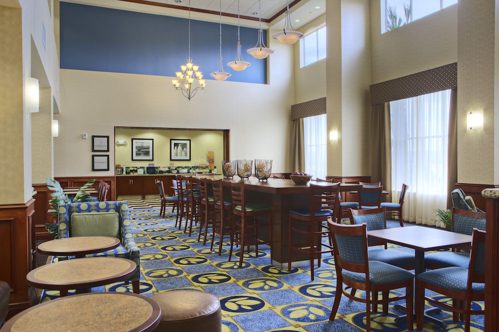 Hampton Inn & Suites Ridgecrest - photo 40