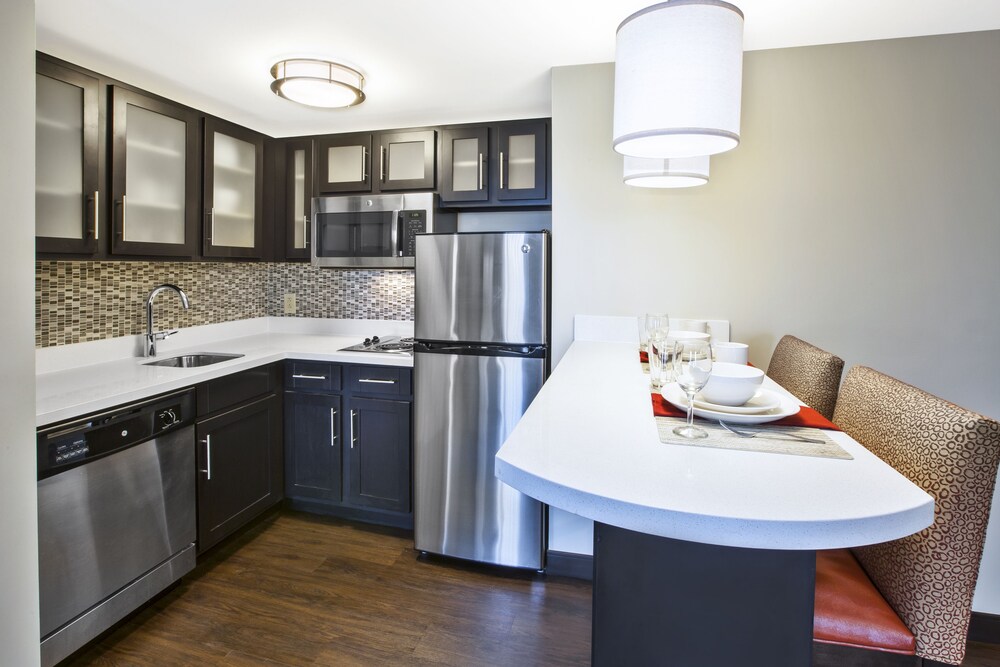 Staybridge Suites Cleveland Mayfield Heights Beachwood by IHG - photo 20
