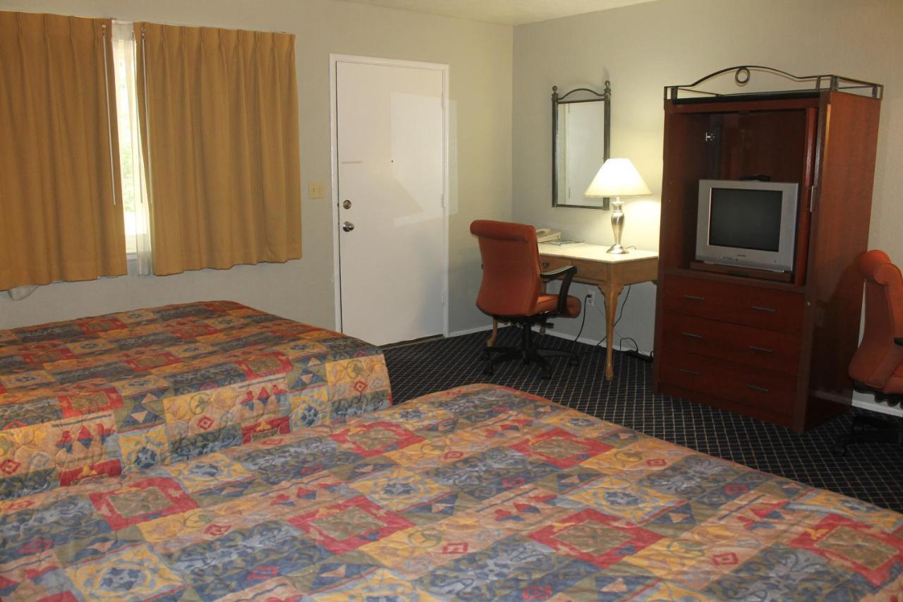 Golden Chain Motel - photo 4