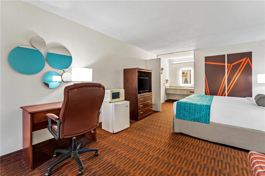 Howard Johnson by Wyndham Albany - photo 30